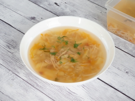 Суп лапша домашняя с курой Суп лапша домашняя с курой