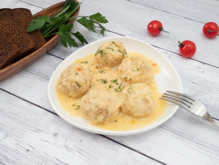 Фрикадельки куриные в сырном соусе Фрикадельки куриные в сырном соусе