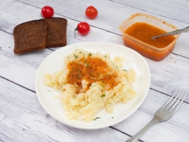 Пюре картофельное с овощным соусом